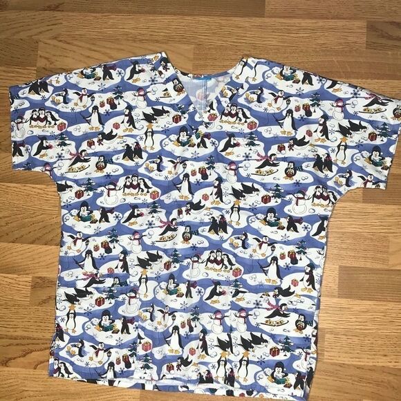Women’s Scrub Top  - Picture 1 of 2
